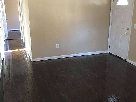 3rd image of 326 Stuart Ave