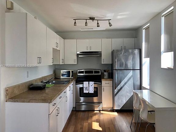 5th image of 1502 Jefferson Ave APT 203