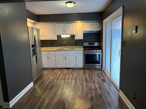 3rd image of 988 W 61st Ave