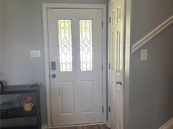 5th image of 2109 Brook Ln