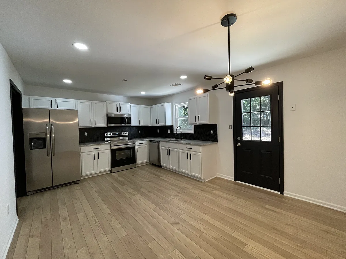 Building Photo - 1438 S Diane Ct SE #A
