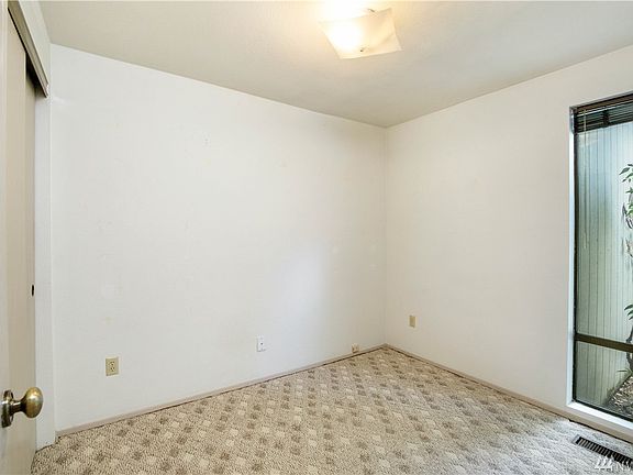 4th image of 8314 Zircon Dr SW