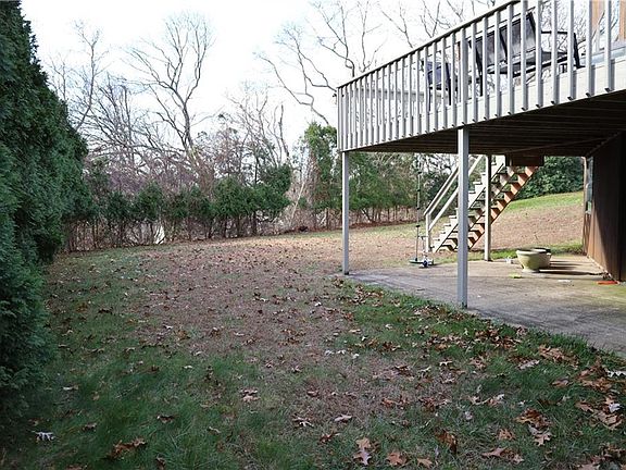 4th image of 6 S Essex Dr