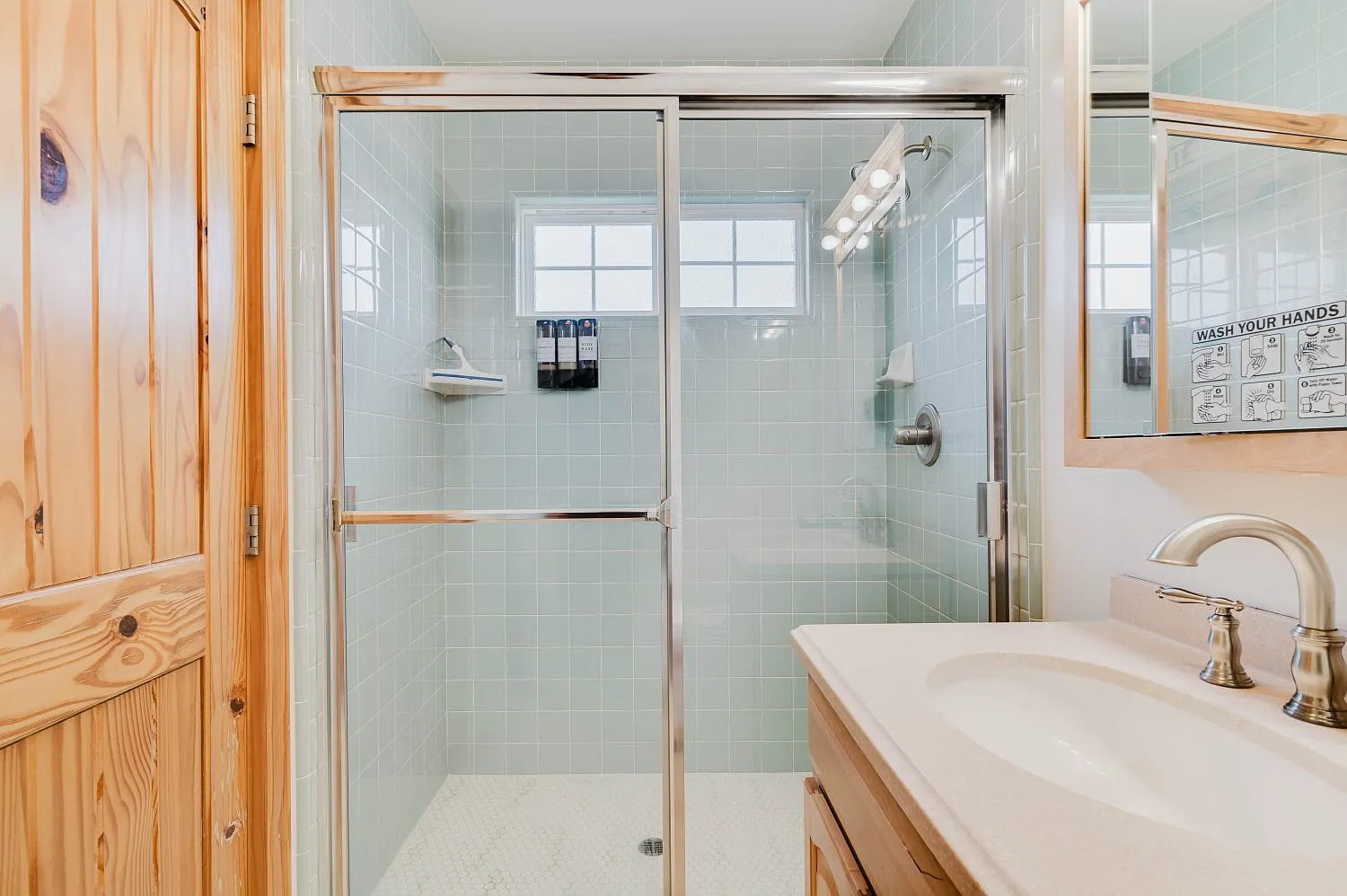 3 bed, 2080 sqft, $8,000 — Photo 3