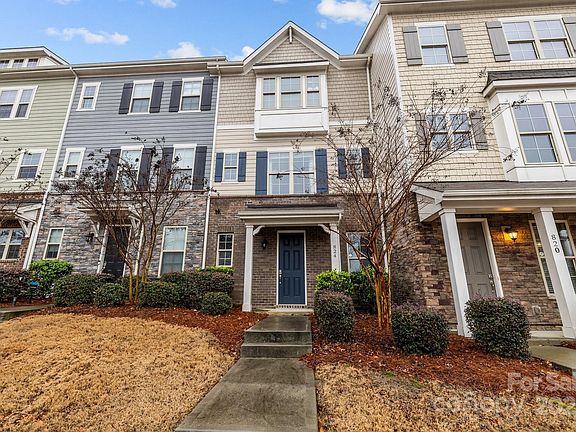 2nd image of 824 Imperial Ct