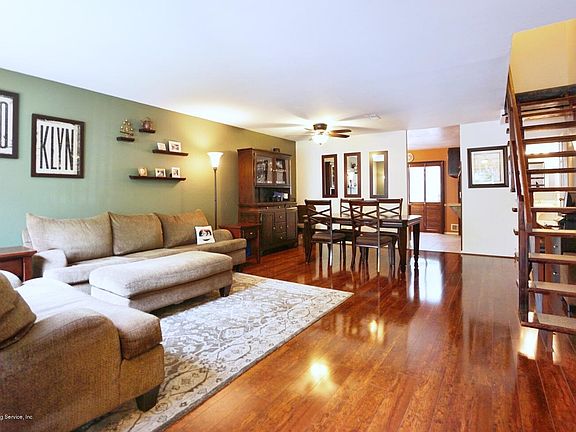 2nd image of 96 Belmar Dr W