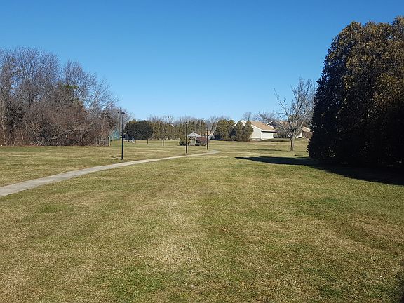 3rd image of 22 Fargo Ct