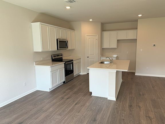 4th image of 136 Grey Slate Ave