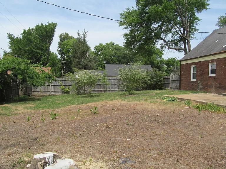 3111 Estes St — Photo 23