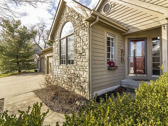 4th image of 3417 Foxcroft Dr