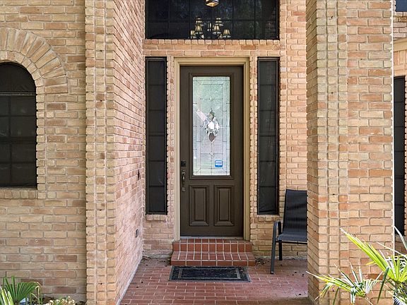 2nd image of 5823 Ashmere Ln