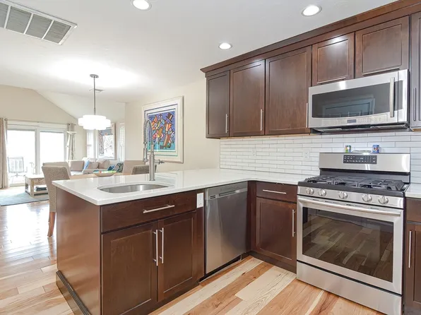 255 Allerton Commons Ln Unit 255, Braintree, MA 02184