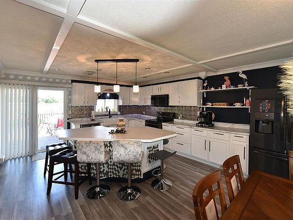 2nd image of 901 James Garrard Dr