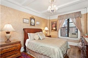3rd image of 146 E 49th St APT 7B