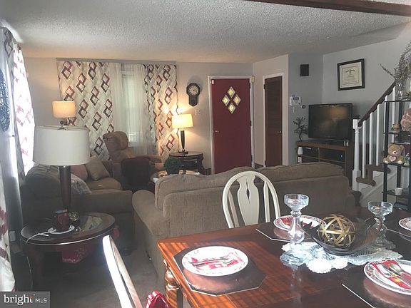 3rd image of 529 Poplar St