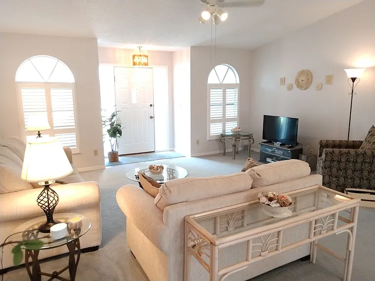 3177 E Village Dr — Photo 7