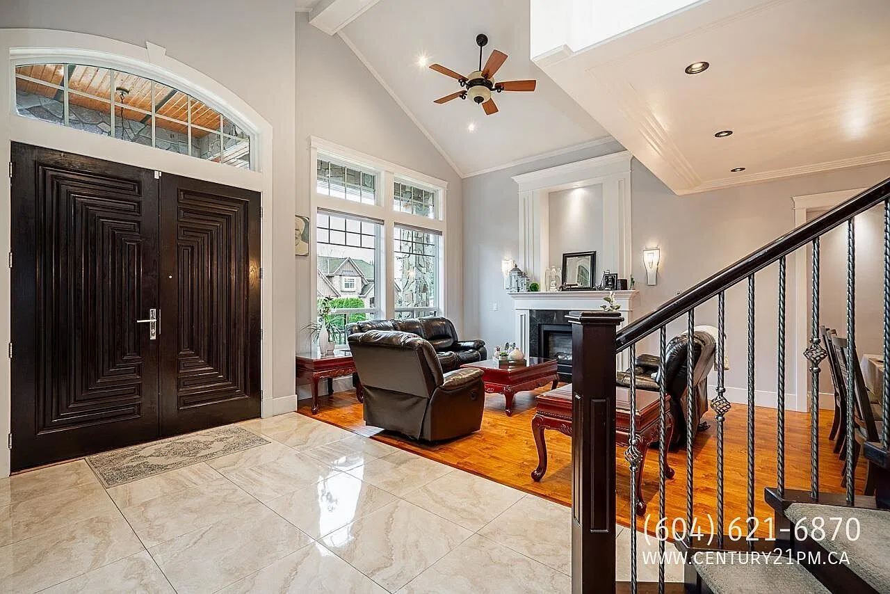 5 bed, 5.0 bath, 3450 sqft, $4,995 — Photo 2