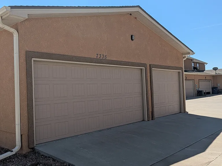 7335 Legacy Point — Photo 2