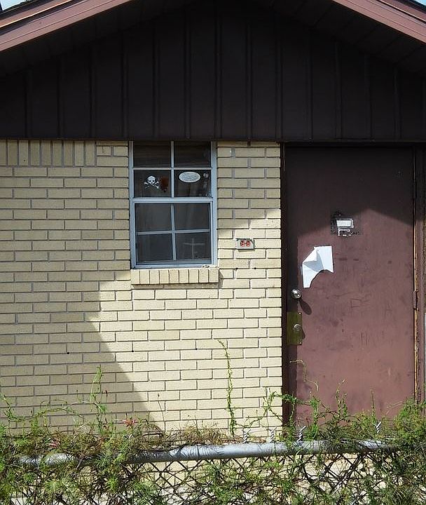 1st image of 5695 Atlee Ave