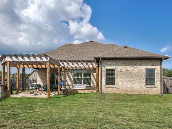 4th image of 1403 Rivercrest Dr