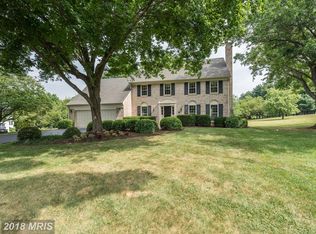10518 Hunting Crest Ln, Vienna, VA 22182