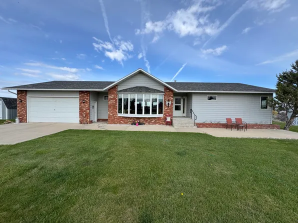 219 Uranium Dr, Lewistown, MT 59457
