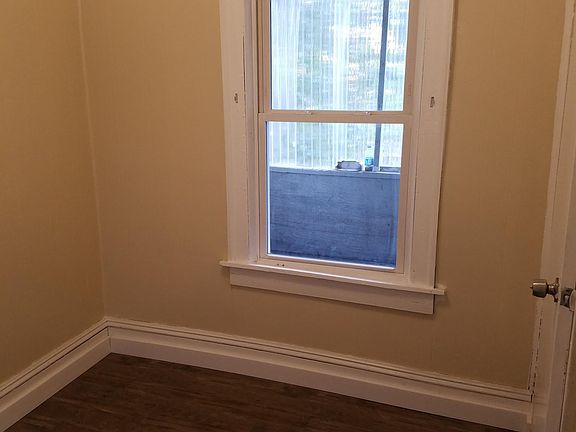 5th image of 901 Mechanic St APT 3