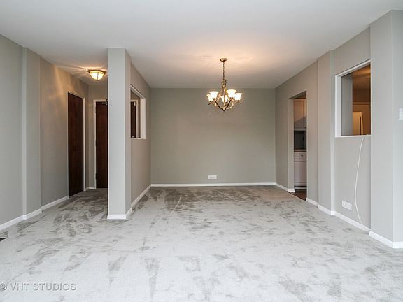 5th image of 900 W Sunset Dr APT 206
