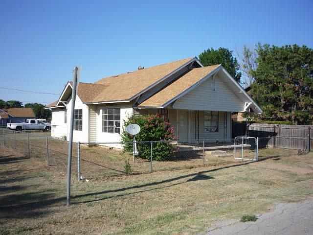 1st image of 301 E Wyoming Ave