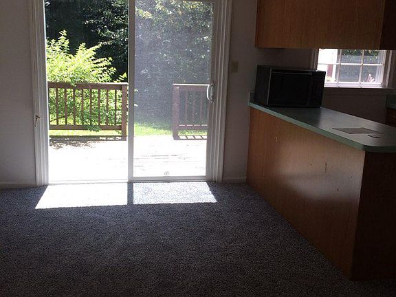 5th image of 1920 Abbey Ln