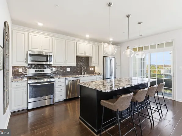 23297 Southdown Manor Ter Unit 105, Ashburn, VA 20148