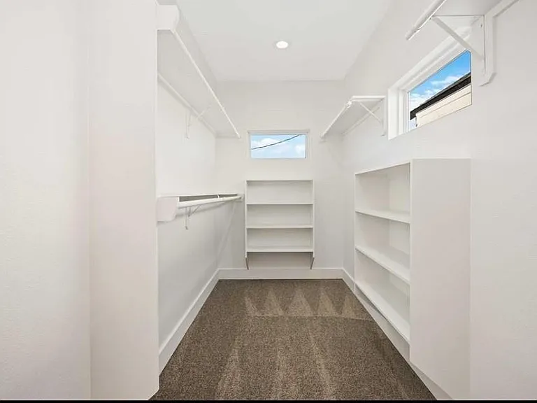 4508 Noble St — Photo 12