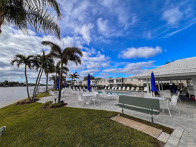 6239 Bay Club Dr #1 — Photo 24