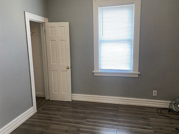 4th image of 3825 Alder St APT 2R