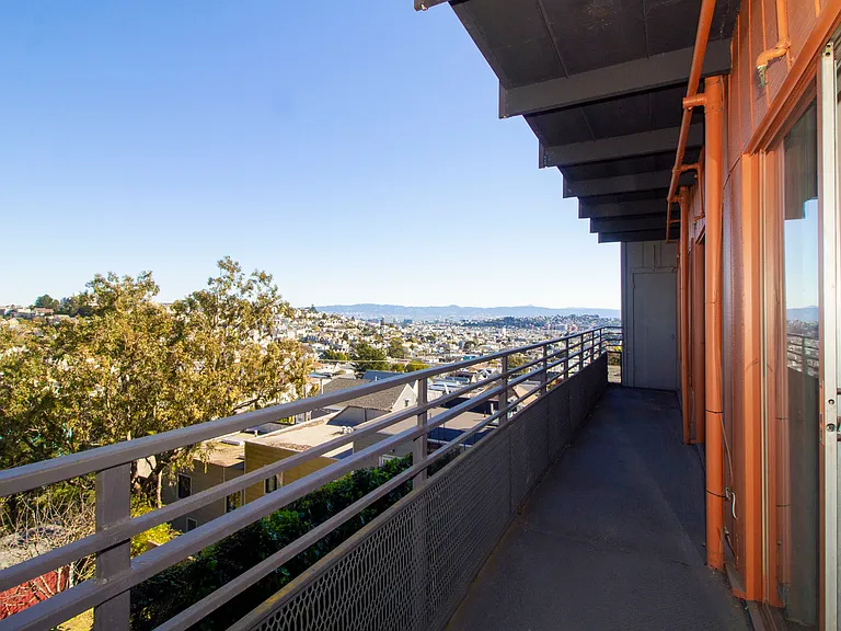 610 Clipper — Photo 1