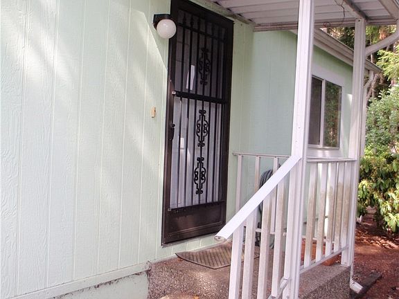 3rd image of 2166 SE HASTINGS Lane