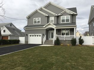 27 Carman Ave, East Rockaway, NY 11518