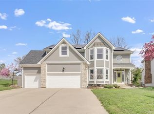 4121 NE Courtney Dr, Lees Summit, MO 64064