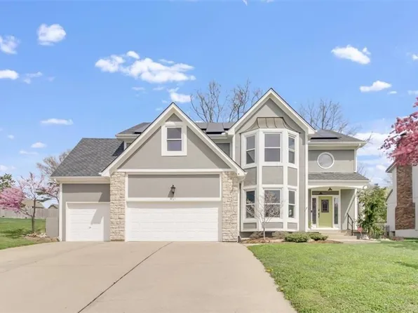 4121 NE Courtney Dr, Lees Summit, MO 64064