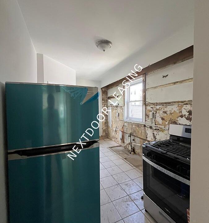 1st image of 133 Boyd Ave #2M