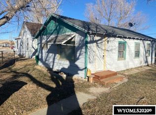 114 S 6th St, Glenrock, WY 82637