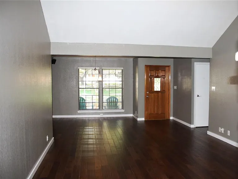 309 Juniper Dr — Photo 10
