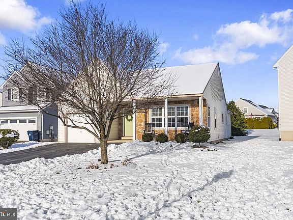 3rd image of 1 Gleneagles Rd