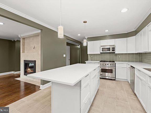 4th image of 11713 Wayneridge St