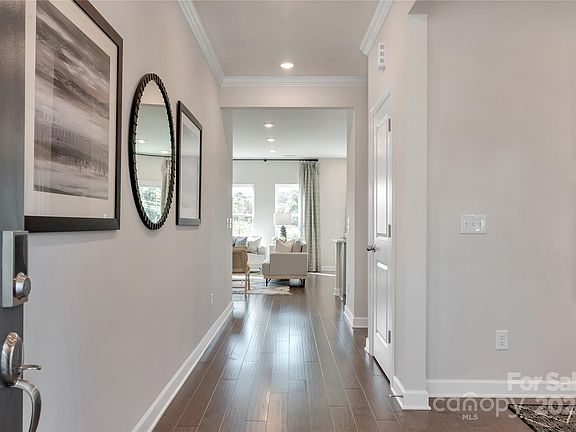 3rd image of 1822 Creekmist Pl