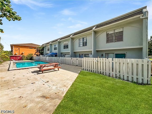 5th image of 1123 SW 48th Ter APT 106