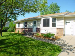 2749 Pohens Ave NW, Grand Rapids, MI 49544