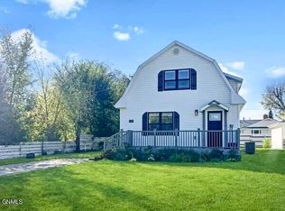 1519 4th Ave W, Williston, ND 58801