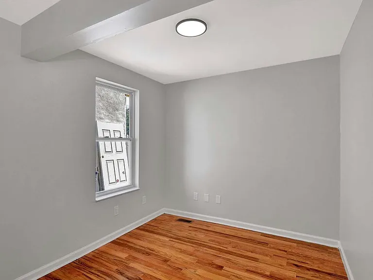 132 William St #1 — Photo 6