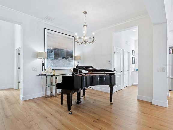 4th image of 12129 THORNHILL COURT